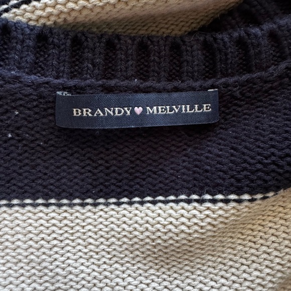 Brandy Melville oversized Navy and Cream Knit Sweater - Picture 5 of 5